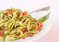 Salmon Fettucine  三文鱼宽条面